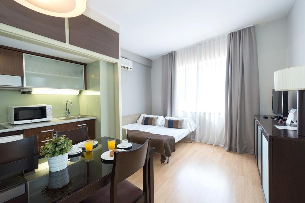 Senator Barcelona Apartments エクステリア 写真